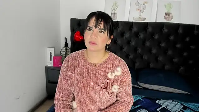 laura hotties online show from 02-25-26, 01:21