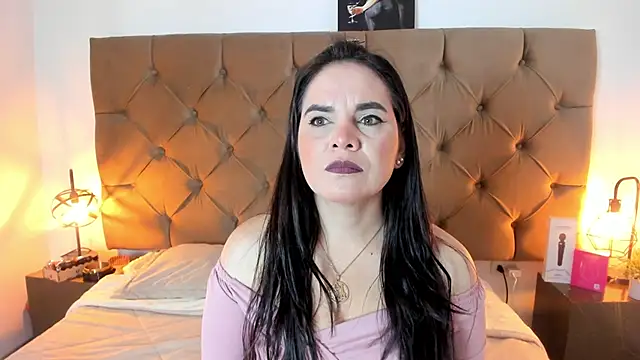 laura hotties online show from 03-31-26, 01:22