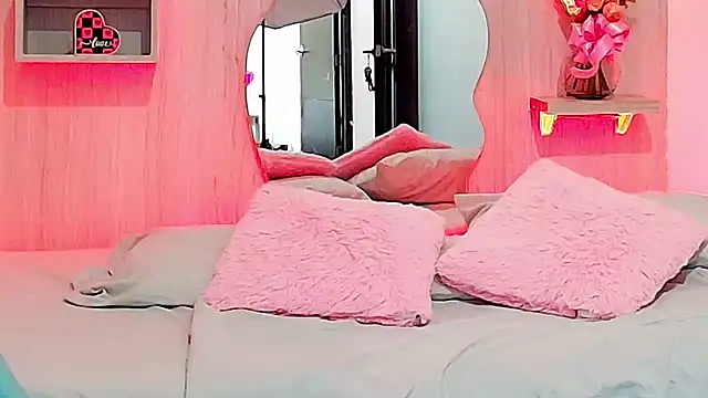 ZaraRousse online show from 12-18-25, 02:50