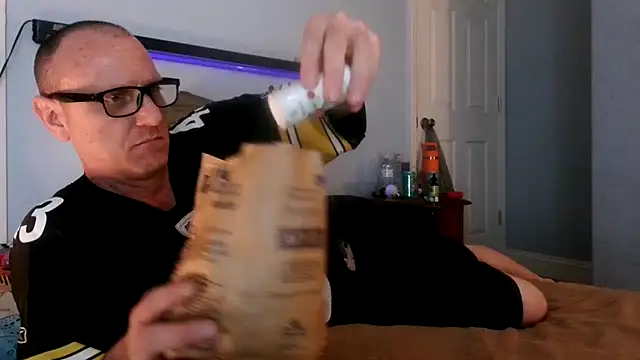 Snapshot of PornStro921 chatting on 03-04-25, 05:11 PornStro921 online show from 03-04-25, 05:11