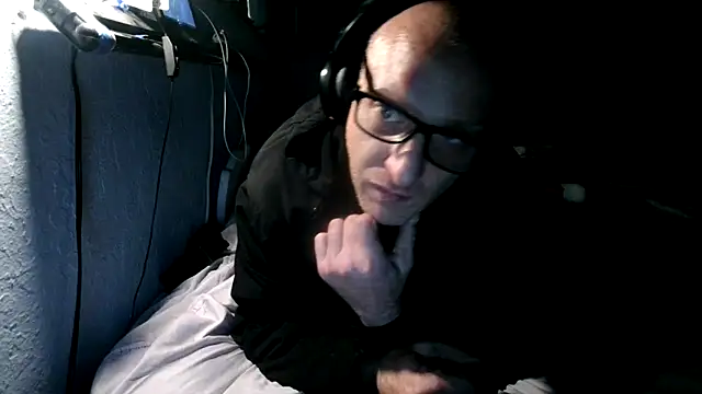 Snapshot of PornStro921 chatting on 10-30-25, 08:20 PornStro921 online show from 10-30-25, 08:20