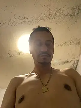 Snapshot of rogerdik76 chatting on 12-05-25, 07:54 rogerdik76 online show from 12-05-25, 07:54