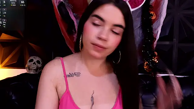 DaphneGlas online show from 10-22-25, 12:49