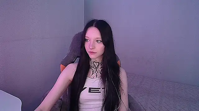 mefwhore online show from 10-13-25, 05:13