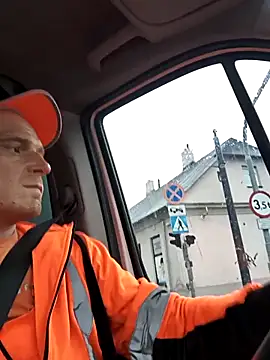 Snapshot of great_feeling chatting on 10-14-25, 01:01 great feeling online show from 10-14-25, 01:01