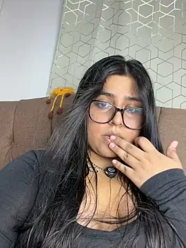 virginbrunette99 online show from 05-26-26, 05:36