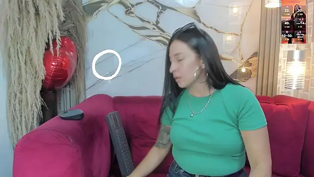 Bella williamss  online show from 05-27-26, 08:17