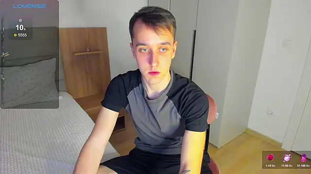 Snapshot of your_super_hero chatting on 02-26-25, 02:36 your super hero online show from 02-26-25, 02:36