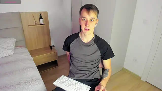 Snapshot of your_super_hero chatting on 02-27-25, 08:28 your super hero online show from 02-27-25, 08:28