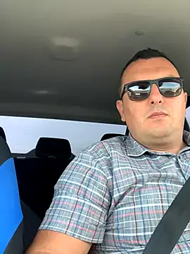 Snapshot of Mike8523 chatting on 09-24-25, 09:12 Mike8523 online show from 09-24-25, 09:12