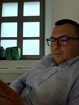 Snapshot of Mike8523 chatting on 10-15-25, 04:45 Mike8523 online show from 10-15-25, 04:45