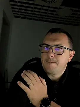 Snapshot of Mike8523 chatting on 10-25-25, 04:20 Mike8523 online show from 10-25-25, 04:20