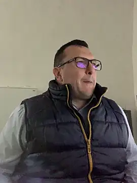 Mike8523 online show from 03-30-26, 05:19