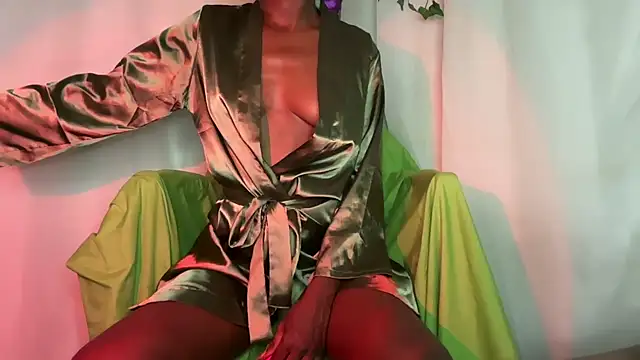 Snapshot of bayofdarkness chatting on 03-11-26, 06:19 bayofdarkness online show from 03-11-26, 06:19