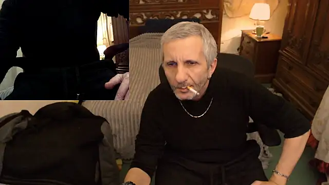 Snapshot of maxdaddy690 chatting on 11-26-25, 10:11 maxdaddy690 online show from 11-26-25, 10:11