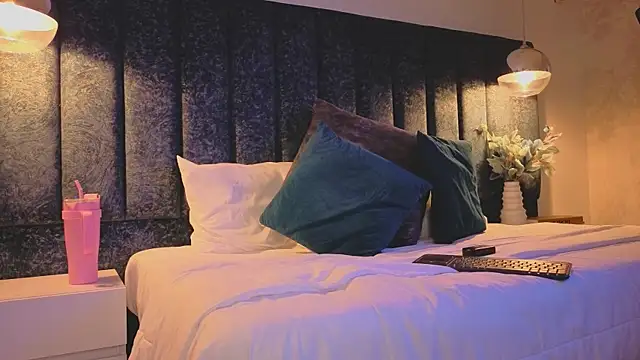 Ariannaa Suarez1 online show from 09-24-25, 08:01