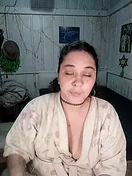 Fellyna online show from 10-27-25, 05:17