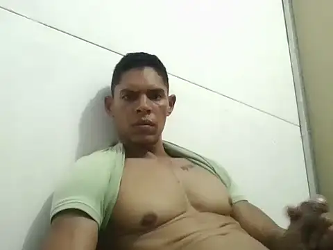 LatinoXXl23cm online show from 10-30-25, 06:41