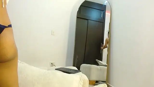 Snapshot of _tommy_and_anabel05 chatting on 12-05-25, 04:10 tommy and anabel05 online show from 12-05-25, 04:10