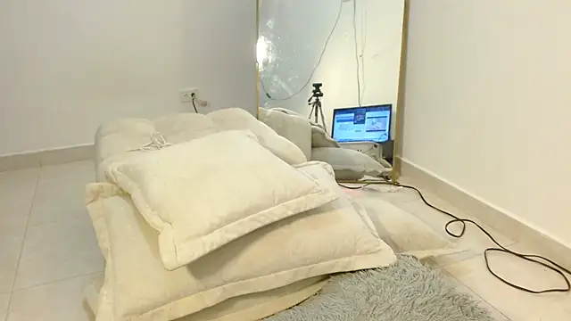 Snapshot of _tommy_and_anabel05 chatting on 01-15-26, 10:35 tommy and anabel05 online show from 01-15-26, 10:35