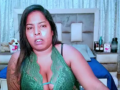 Snapshot of indiantopaz694u chatting on 03-12-25, 03:57 indiantopaz694u online show from 03-12-25, 03:57