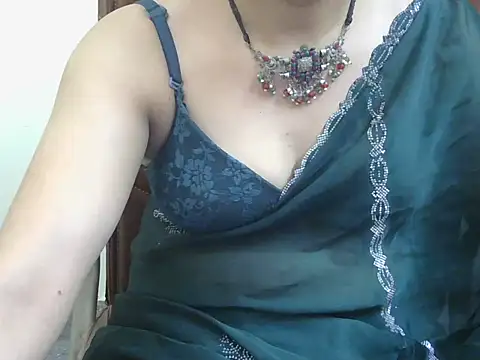 Lovely Manvi online show from 10-04-25, 01:42