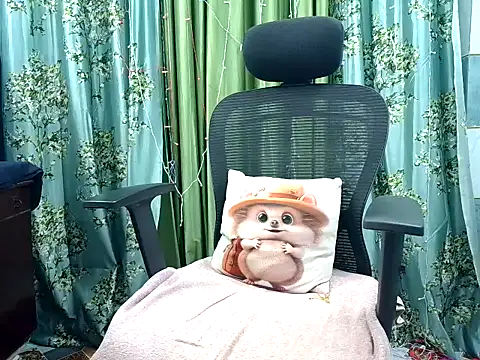 Snapshot of Lovely_Jiya chatting on 11-22-25, 09:08 Lovely Jiya online show from 11-22-25, 09:08