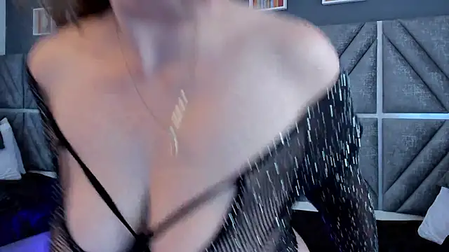 Snapshot of Anaise_latif chatting on 03-14-25, 02:41 Anaise latif online show from 03-14-25, 02:41