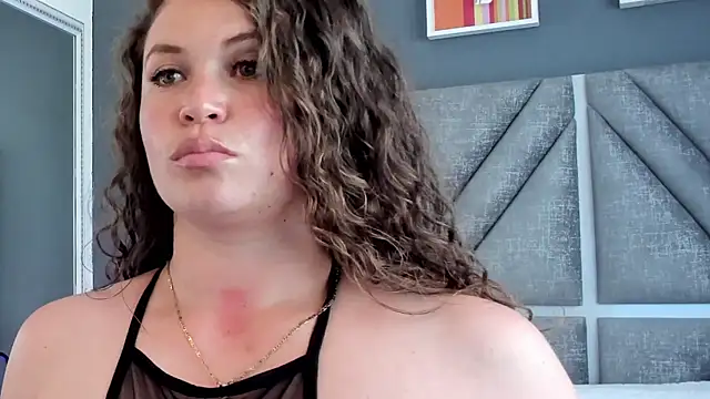 Snapshot of Anaise_latif chatting on 03-15-25, 05:48 Anaise latif online show from 03-15-25, 05:48