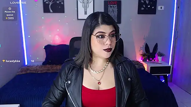 Snapshot of Veronika_metal chatting on 03-13-25, 01:18 Veronika metal online show from 03-13-25, 01:18