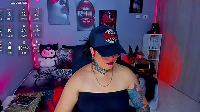 Snapshot of Veronika_metal chatting on 10-07-25, 11:29 Veronika metal online show from 10-07-25, 11:29