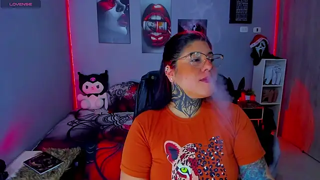 Snapshot of Veronika_metal chatting on 11-18-25, 08:08 Veronika metal online show from 11-18-25, 08:08