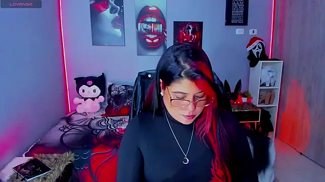 Snapshot of Veronika_metal chatting on 11-26-25, 08:43 Veronika metal online show from 11-26-25, 08:43