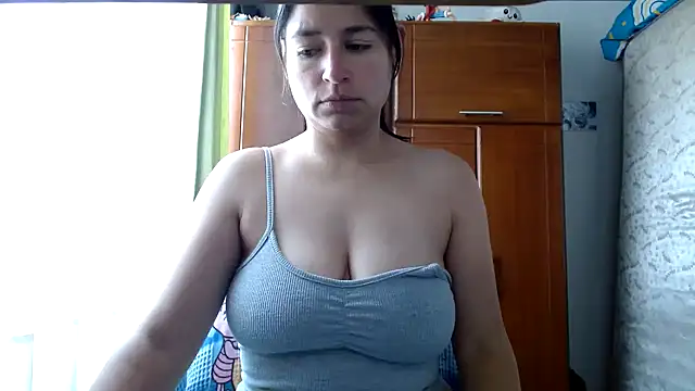 Snapshot of Escarcha-blue chatting on 04-25-26, 07:00 Escarcha-blue online show from 04-25-26, 07:00