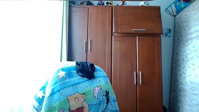 Snapshot of Escarcha-blue chatting on 04-26-26, 06:49 Escarcha-blue online show from 04-26-26, 06:49