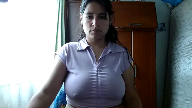 Snapshot of Escarcha-blue chatting on 04-27-26, 06:17 Escarcha-blue online show from 04-27-26, 06:17