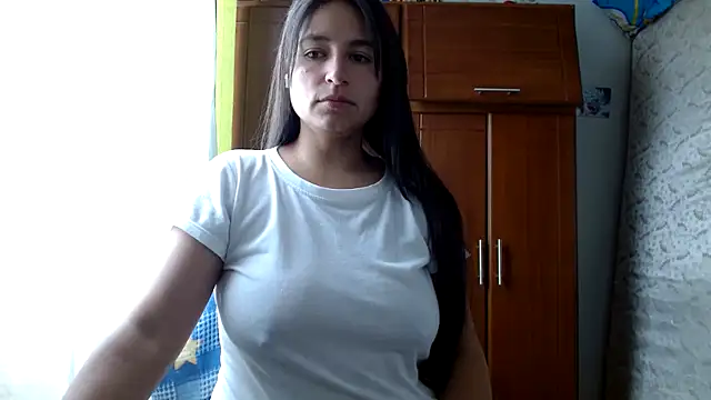 Snapshot of Escarcha-blue chatting on 04-30-26, 04:35 Escarcha-blue online show from 04-30-26, 04:35