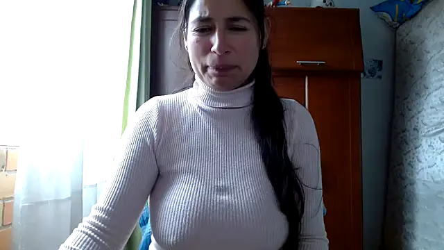 Snapshot of Escarcha-blue chatting on 05-02-26, 06:02 Escarcha-blue online show from 05-02-26, 06:02