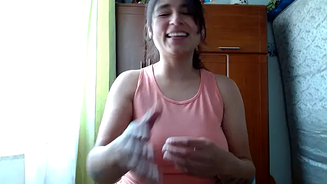 Snapshot of Escarcha-blue chatting on 05-15-26, 09:00 Escarcha-blue online show from 05-15-26, 09:00