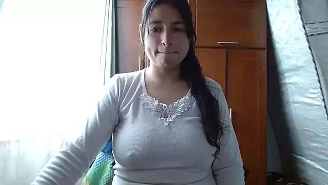 Snapshot of Escarcha-blue chatting on 05-21-26, 06:59 Escarcha-blue online show from 05-21-26, 06:59