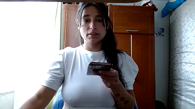 Snapshot of Escarcha-blue chatting on 05-28-26, 09:56 Escarcha-blue online show from 05-28-26, 09:56