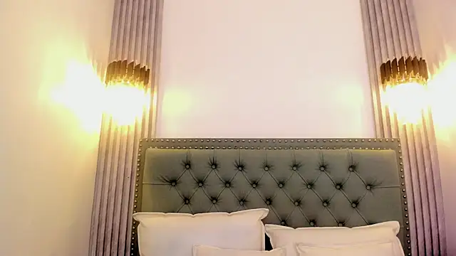 Snapshot of PaolaB_g chatting on 03-12-25, 03:07 PaolaB g online show from 03-12-25, 03:07