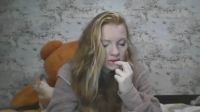 Snapshot of Eveline_May chatting on 10-07-25, 04:26 Eveline May online show from 10-07-25, 04:26