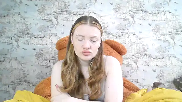 Snapshot of Eveline_May chatting on 11-01-25, 08:05 Eveline May online show from 11-01-25, 08:05