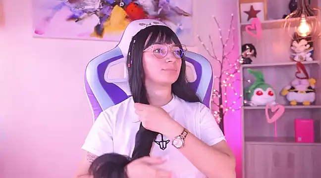 Snapshot of issa_monterrey chatting on 03-09-25, 02:21 issa monterrey online show from 03-09-25, 02:21