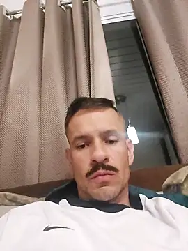 Snapshot of juniortche1313 chatting on 11-24-25, 02:11 juniortche1313 online show from 11-24-25, 02:11