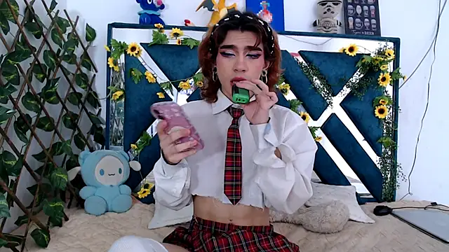 Snapshot of charly__evans chatting on 10-11-25, 04:49 charly evans online show from 10-11-25, 04:49