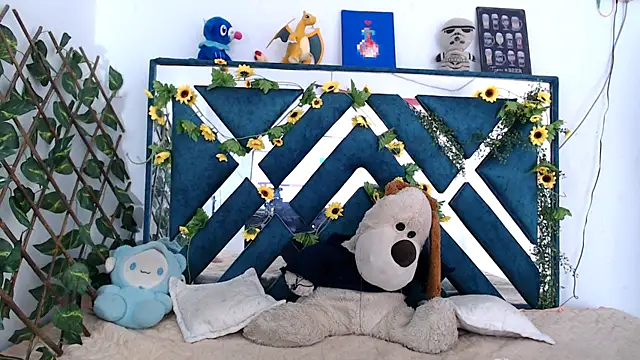 Snapshot of charly__evans chatting on 10-17-25, 04:31 charly evans online show from 10-17-25, 04:31