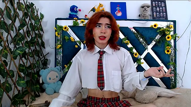 Snapshot of charly__evans chatting on 10-24-25, 05:42 charly evans online show from 10-24-25, 05:42