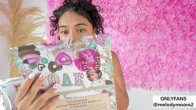 Melodymoore  online show from 12-18-25, 10:49